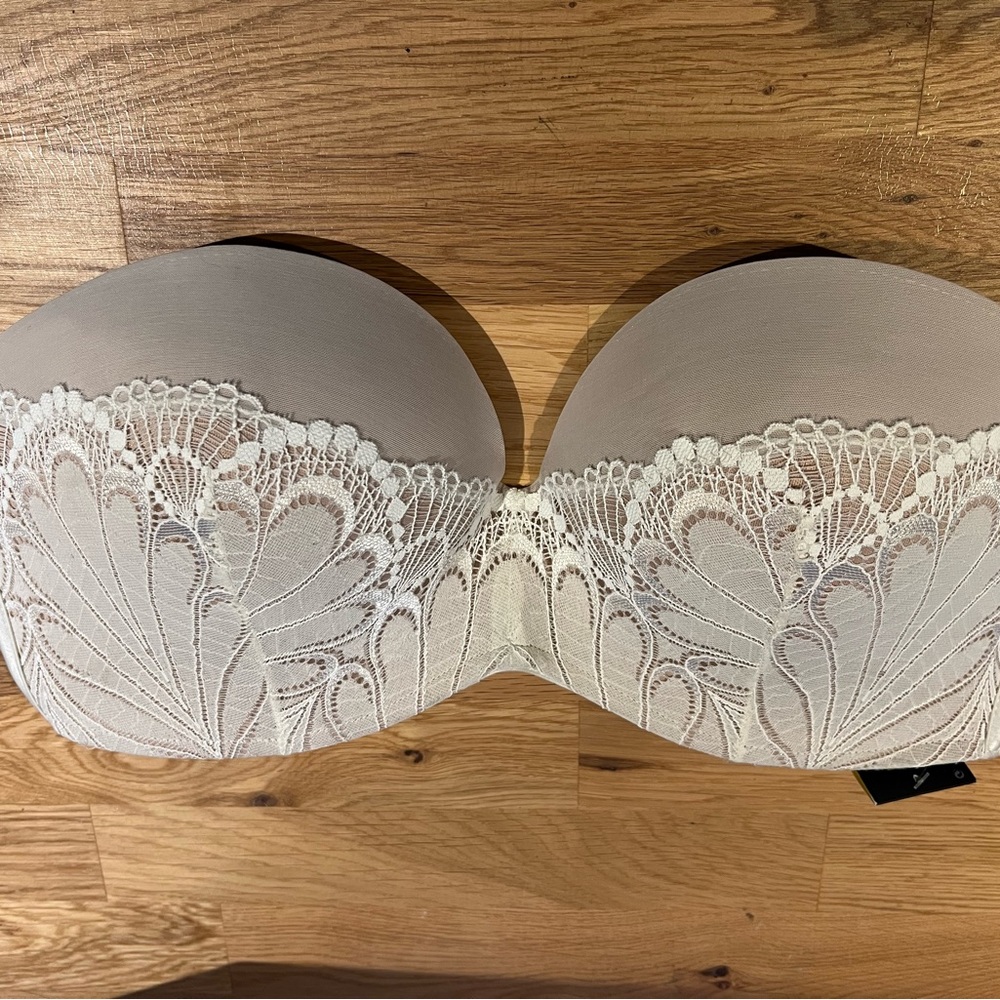 NWT Strapless Bra